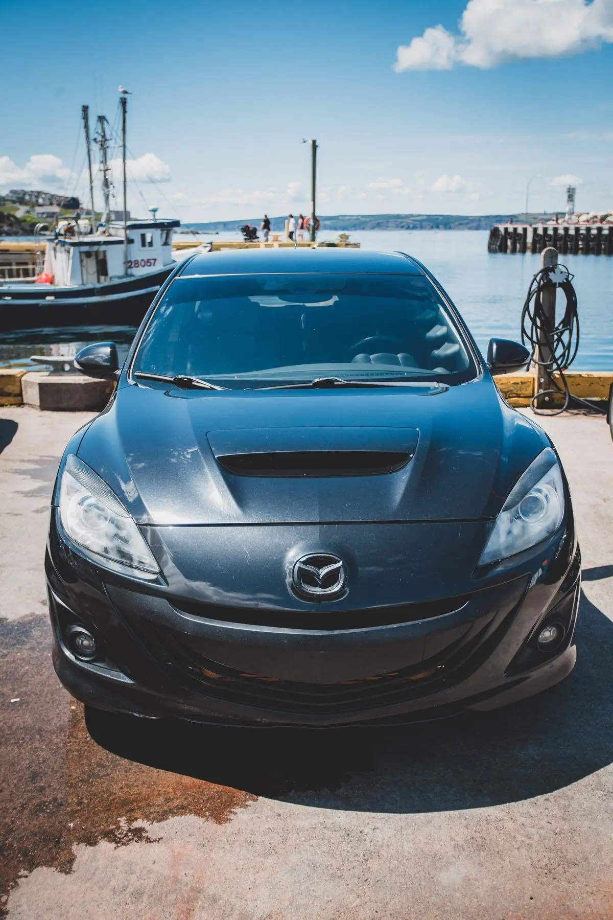 Đầu xe Mazda 3 màu đen
